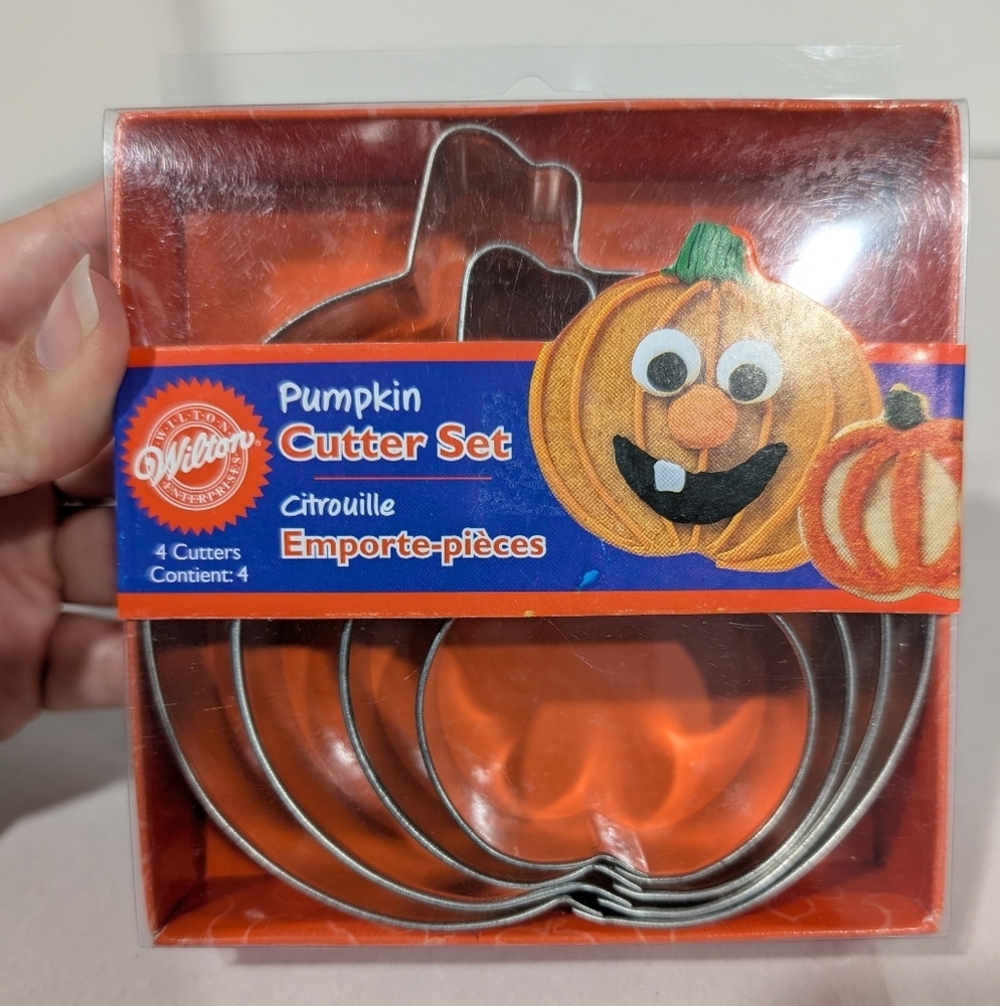 Wilton Pumpkin Cutter Set - Silver - Set of 4 - NEVER USED! - Picture 8 of 8